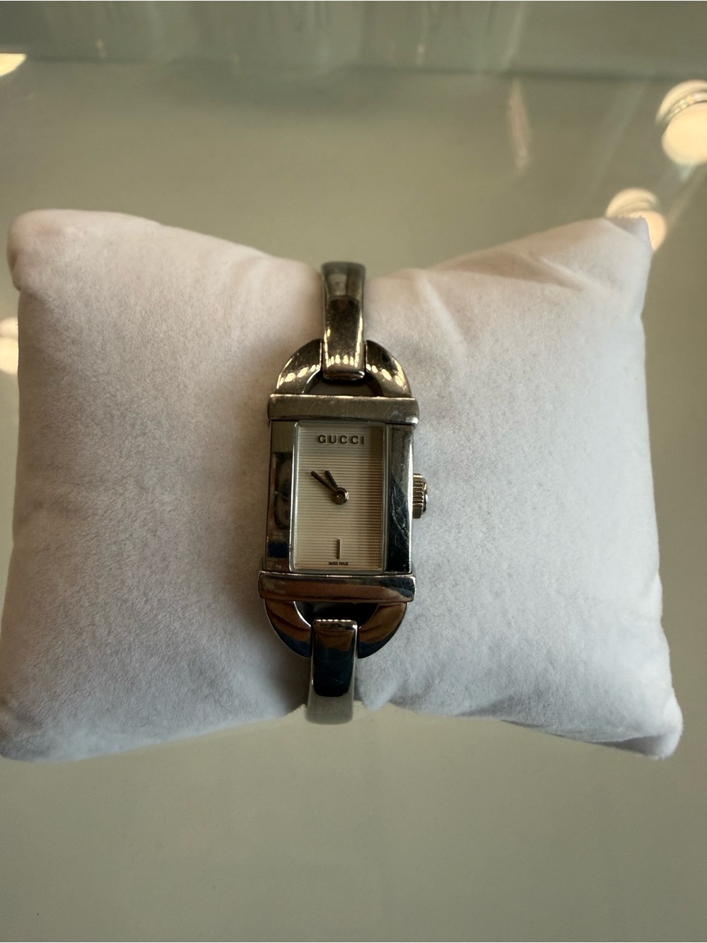 Gucci 6800L Women’s Watch Swiss Made Silver Tone Bangle Bracelet- Needs Battery